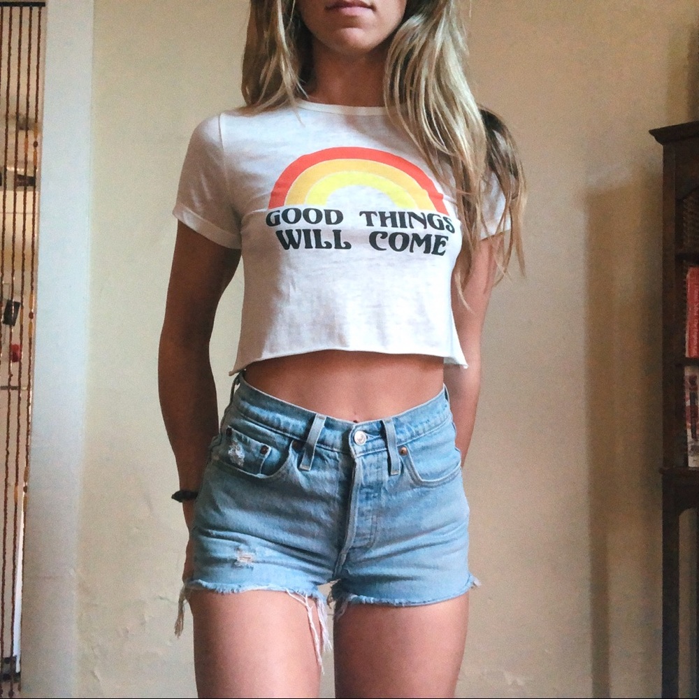 Crop tee 🍒🌈